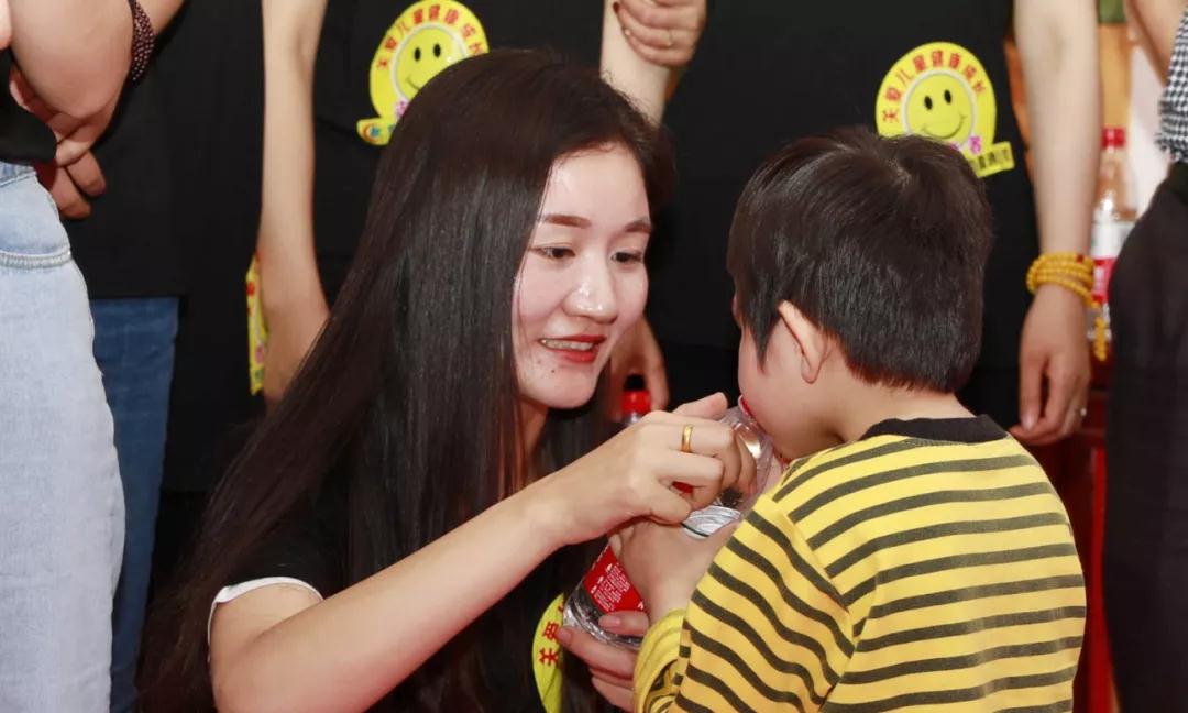 弘揚(yáng)傳統(tǒng)美德，關(guān)愛兒童成長----首屆“魅力隨州，多彩程力”抖音大賽捐贈(zèng)公益活動(dòng)紀(jì)實(shí)